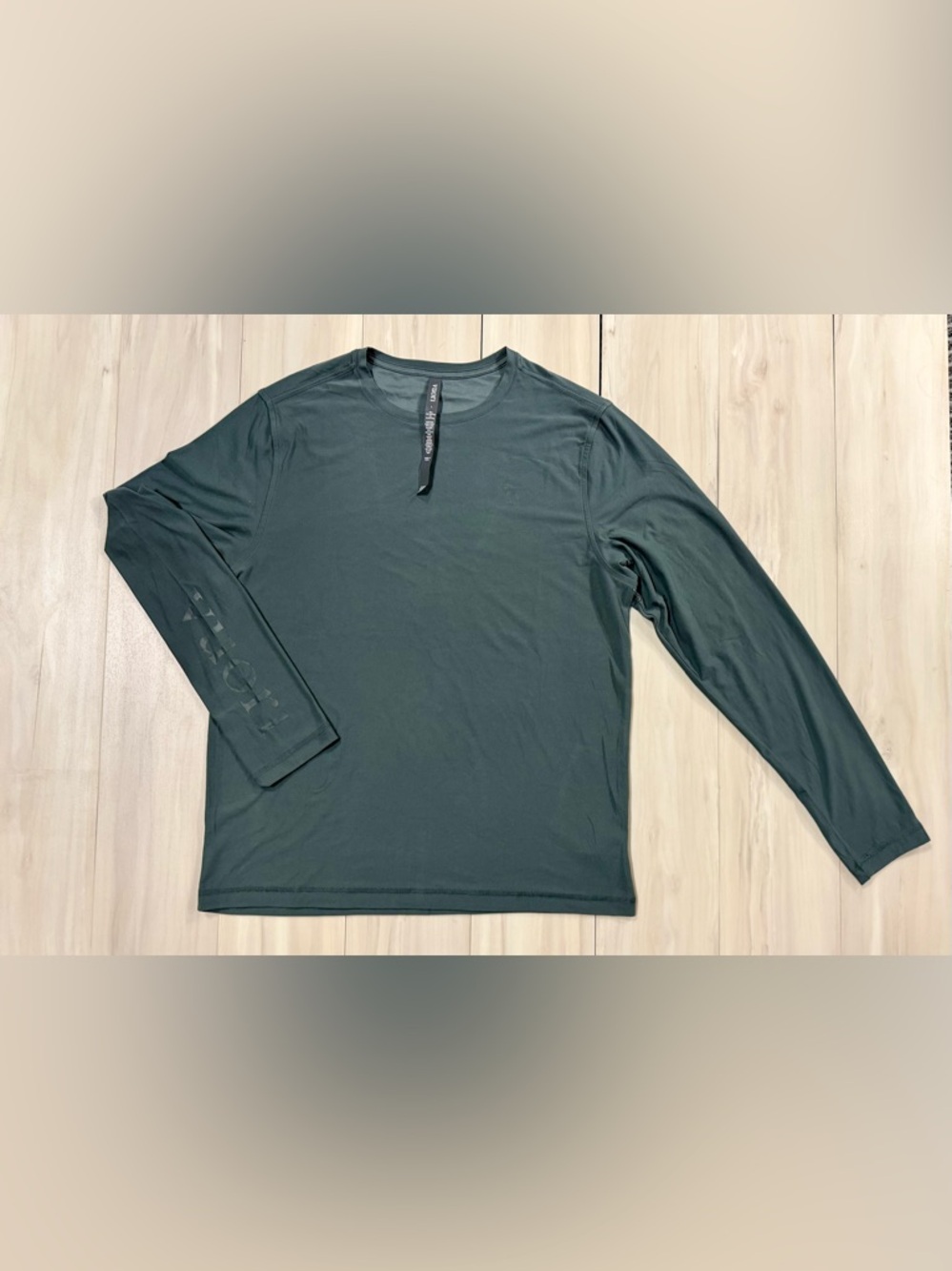Vuori Men's Long Sleeve Crewneck Shirt - dark sage green/grey Large
